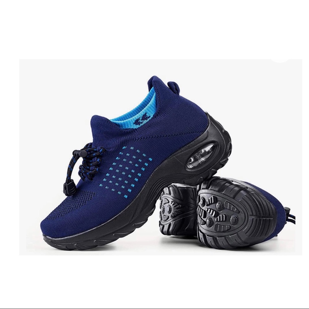 SLOW MAN WOMEN’S  BLUE FASHION SLIP ON WALKING SOCK SNEAKERS SHIES.SIZE 9